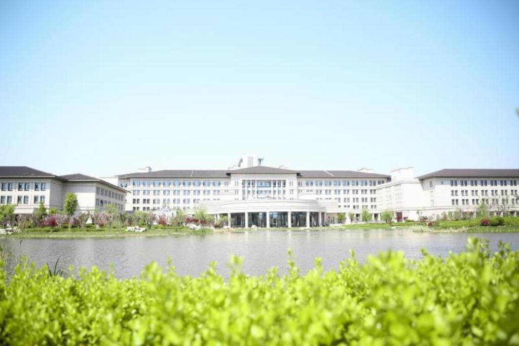 Linyi Blue Horizon International Hotel Yi He Exteriör bild