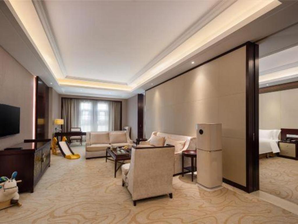 Linyi Blue Horizon International Hotel Yi He Exteriör bild