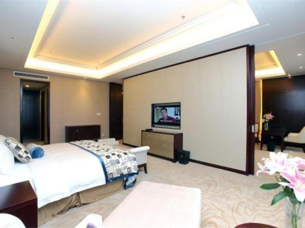 Linyi Blue Horizon International Hotel Yi He Exteriör bild