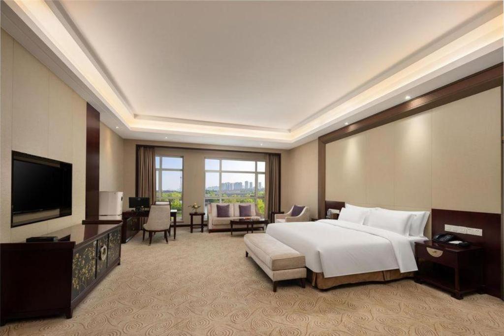 Linyi Blue Horizon International Hotel Yi He Exteriör bild